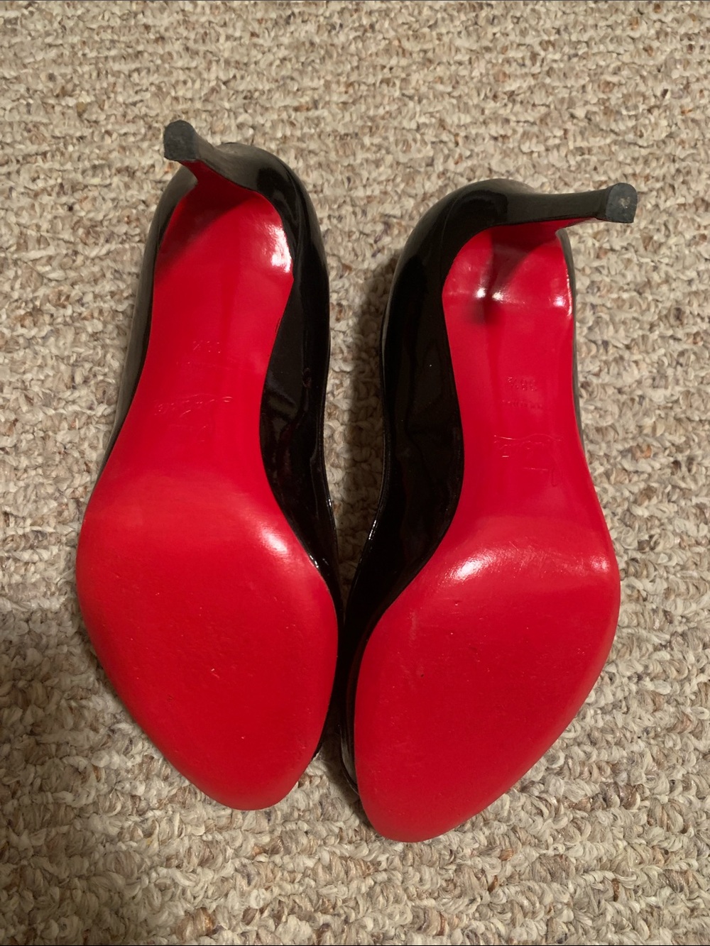 Christian Louboutin Black Patent Peep-Toe Pumps with Bow Accent 38.5 - Picture 4 of 6